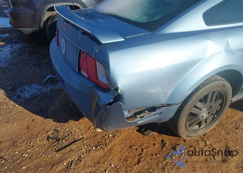 2006 Ford Mustang V6 z USA, uszkodzony, nr VIN 1ZVFT80N865125428